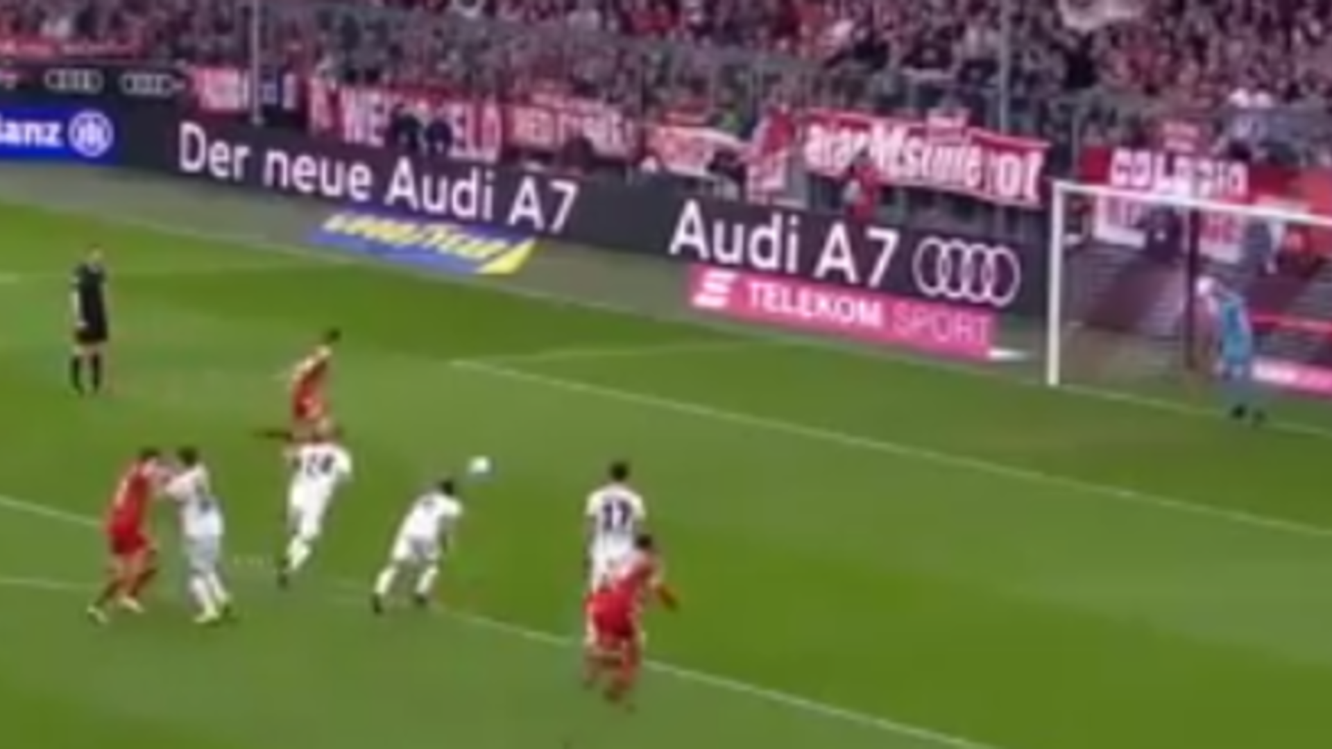 robert-lewandowski-bayern-monachium-przestrzelony-karny-wideo-sport