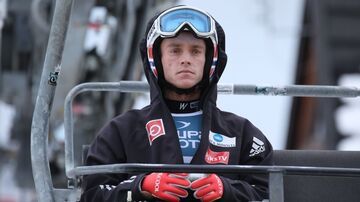 Thomas Lacroix Skoczek Narciarski Polscy Skoczkowie Pozowali Polnago Ale Zyla Ma Szesciopak